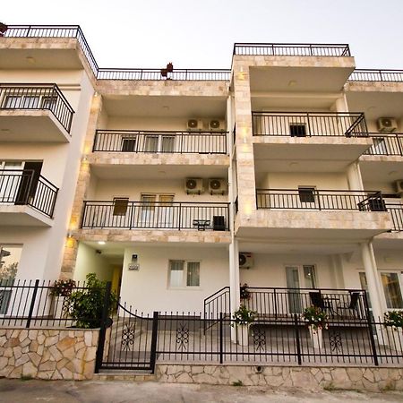 Apartments Saric Бар Екстер'єр фото