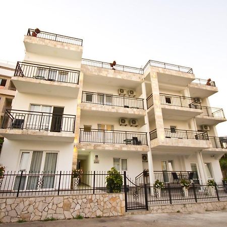 Apartments Saric Бар Екстер'єр фото