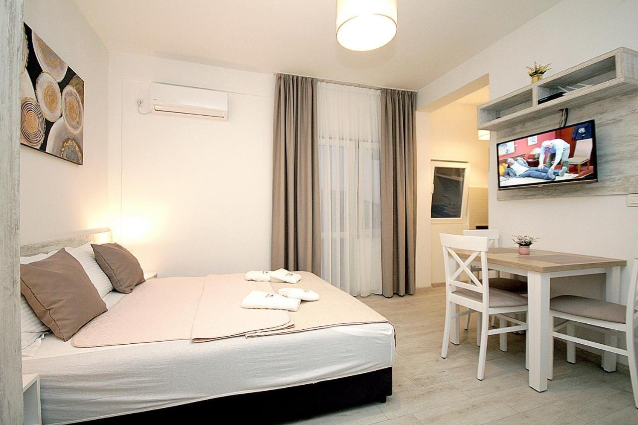 Apartments Saric Бар Екстер'єр фото