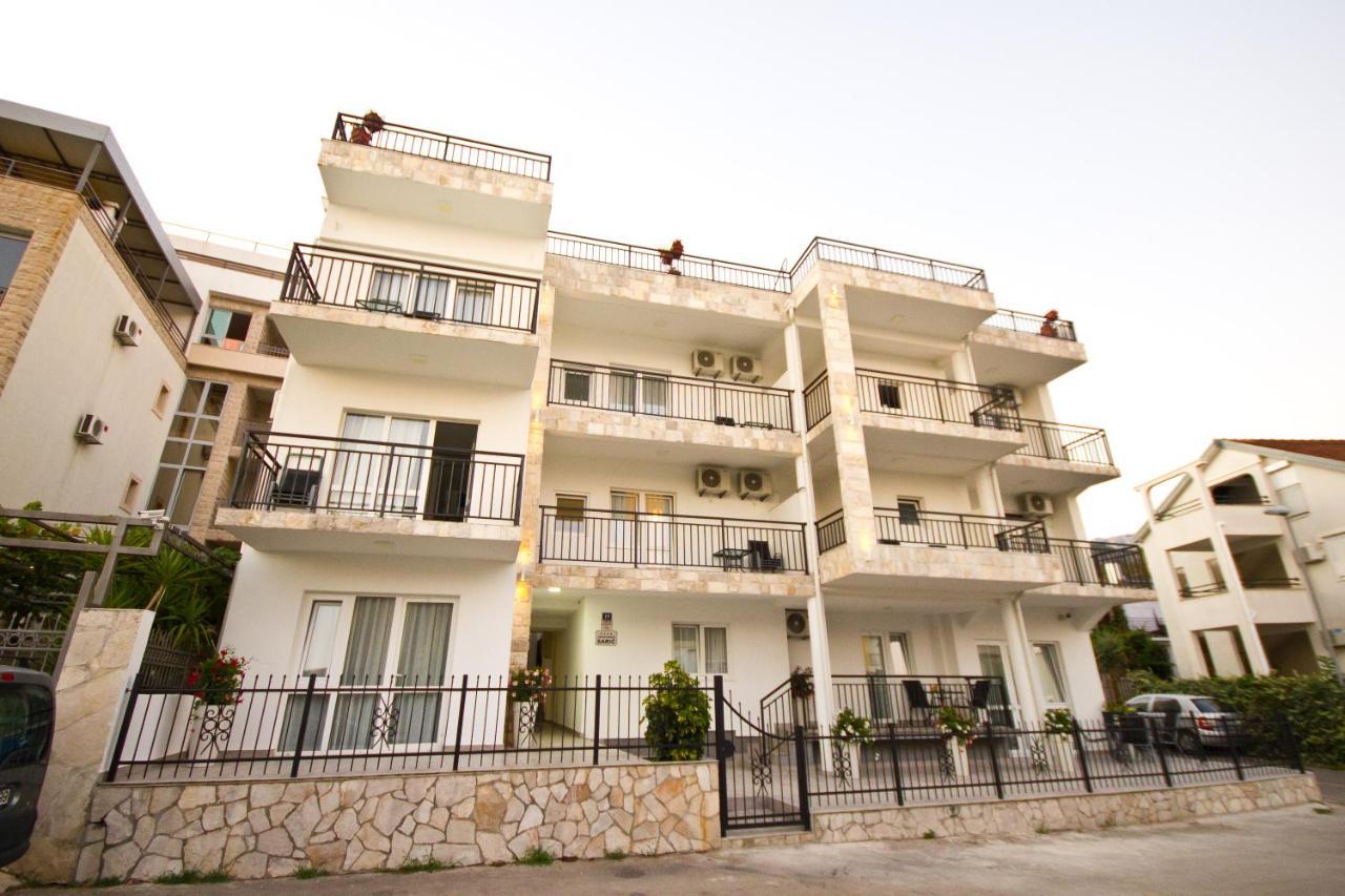 Apartments Saric Бар Екстер'єр фото