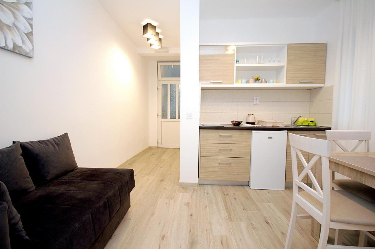 Apartments Saric Бар Екстер'єр фото