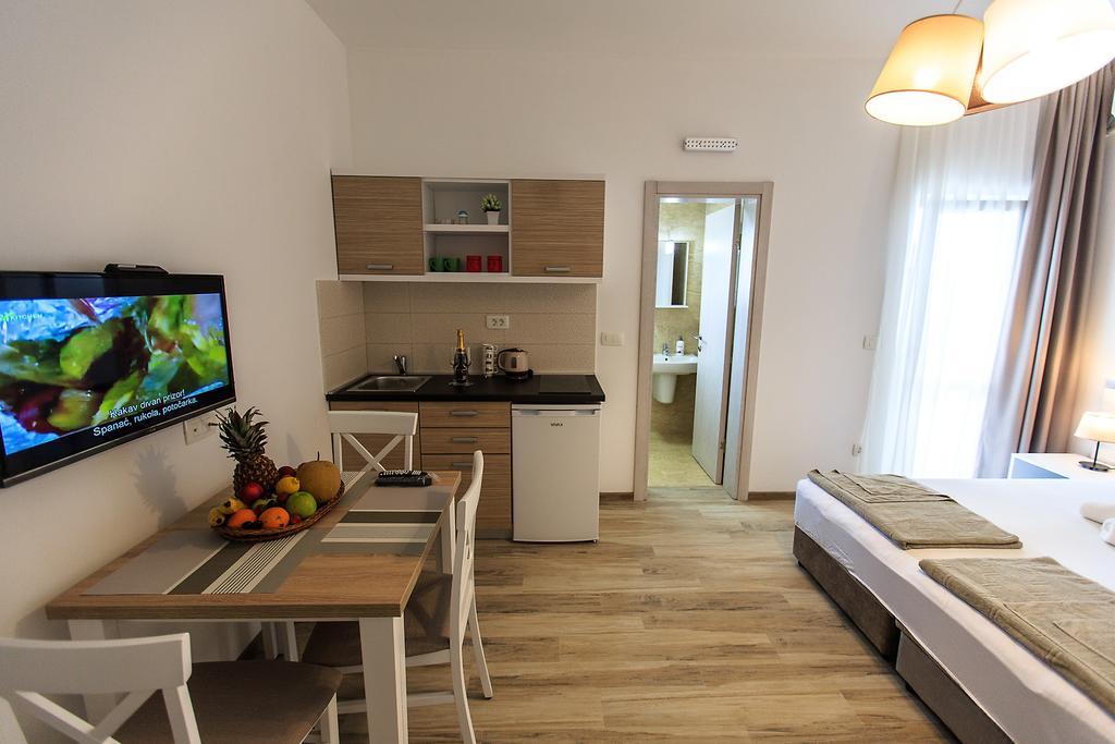 Apartments Saric Бар Екстер'єр фото