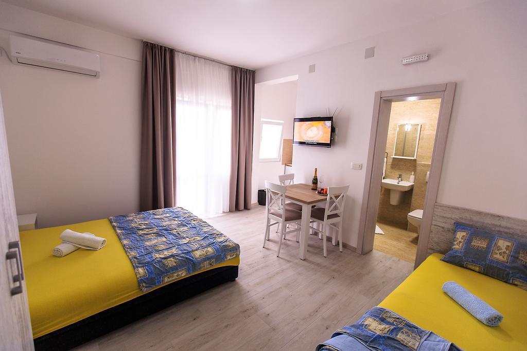 Apartments Saric Бар Екстер'єр фото
