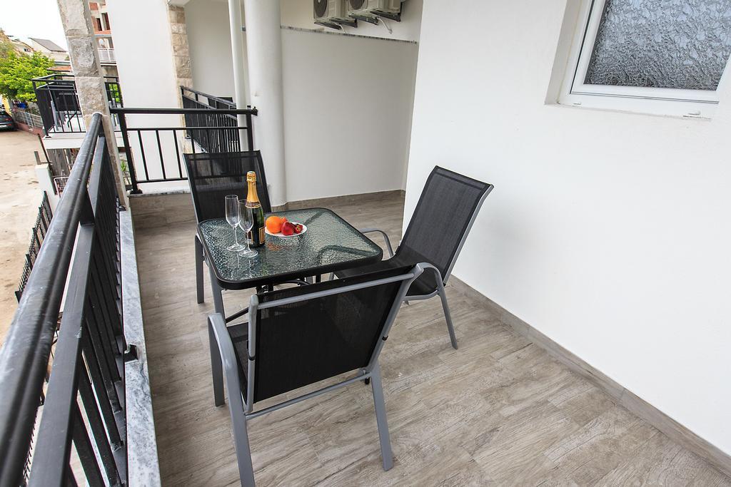 Apartments Saric Бар Екстер'єр фото