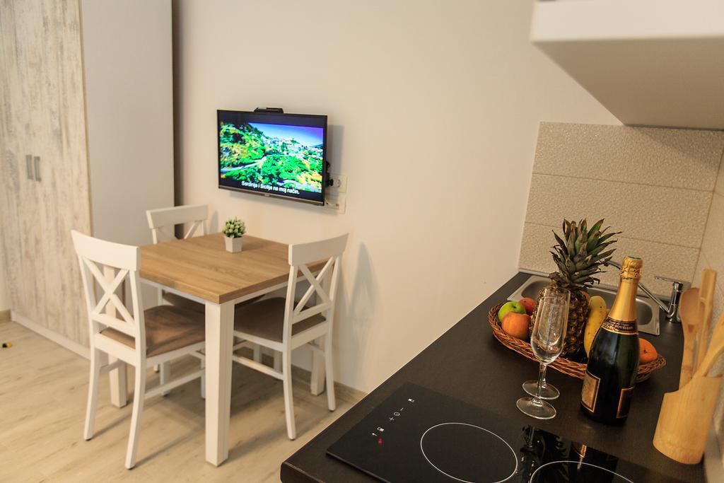 Apartments Saric Бар Екстер'єр фото