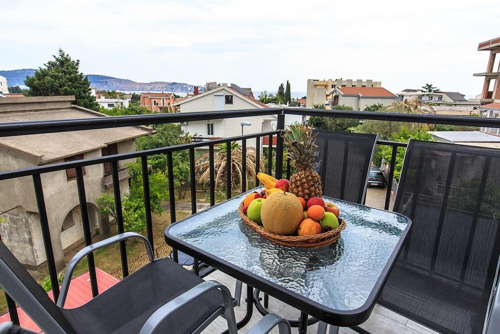 Apartments Saric Бар Екстер'єр фото