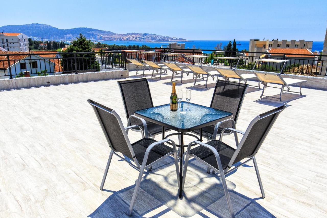 Apartments Saric Бар Екстер'єр фото