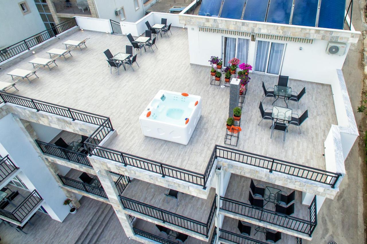 Apartments Saric Бар Екстер'єр фото